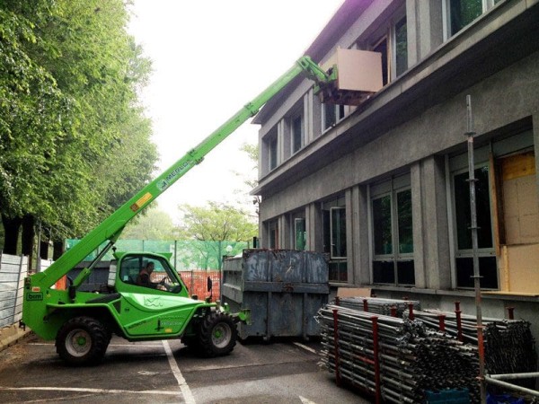 Strip out uffici fasi di scarico materiali