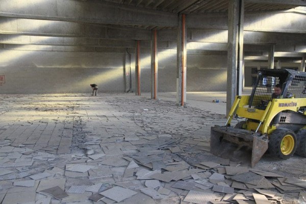 Demolizione vecchi rivestimenti