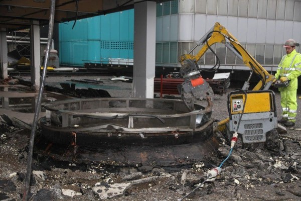 Demolizione con robot