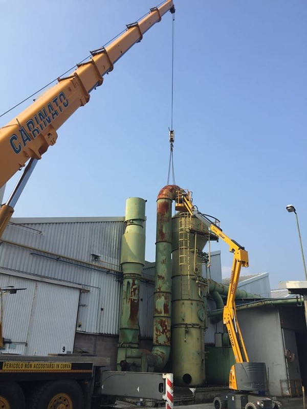 Smontaggio di impianti di servizio presso azienda metalmeccanica nella regione Veneto
