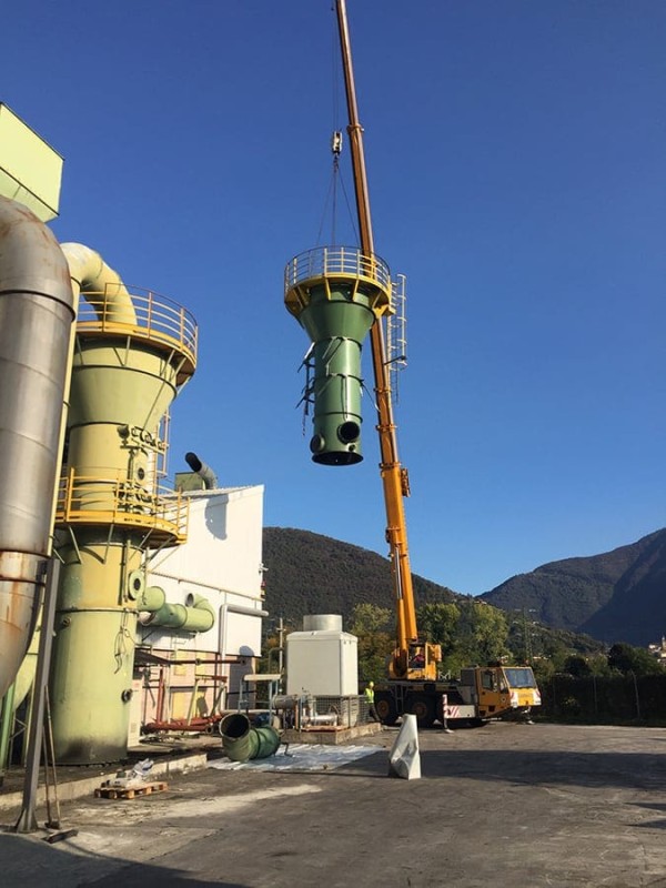 Smontaggio di impianti di servizio presso azienda metalmeccanica nella regione Veneto