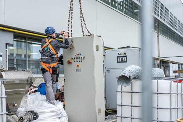 Demolizione impianti e smontaggi conservativi settore farmaceutico